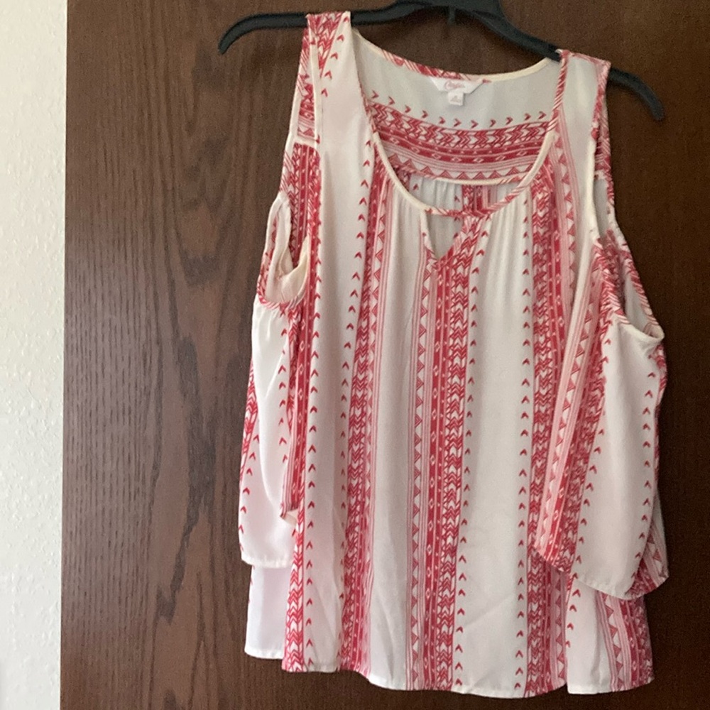 Candies cold shoulder top size medium